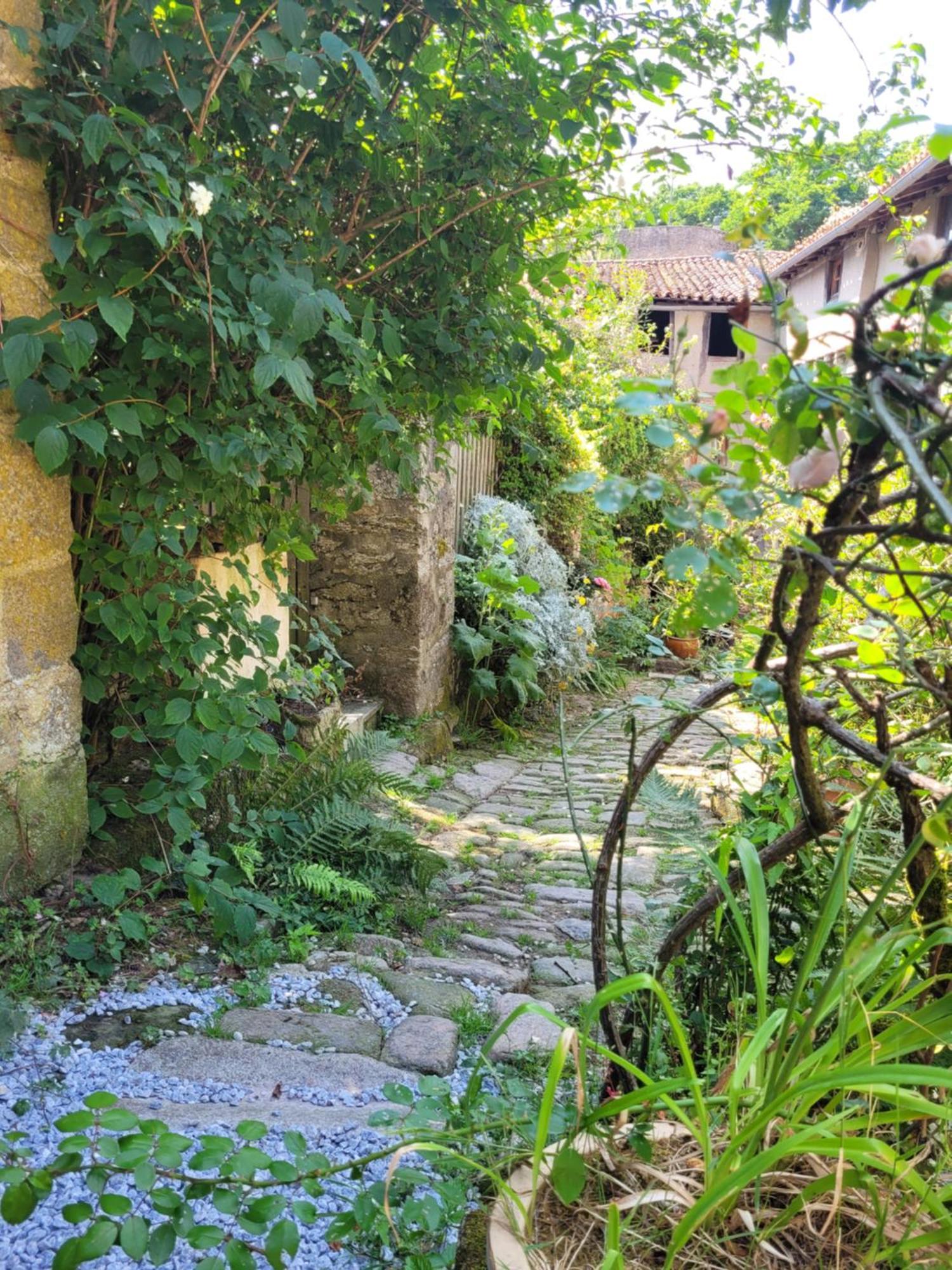 Bed and Breakfast La Cressonniere Parthenay Zimmer foto